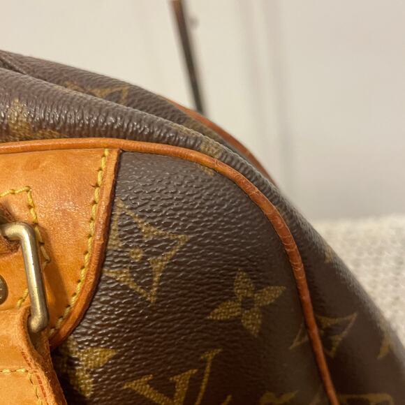 Louis Vuitton Excursion Bag Travel Monogram Canvas Satchel Handbag - Picture 10 of 16